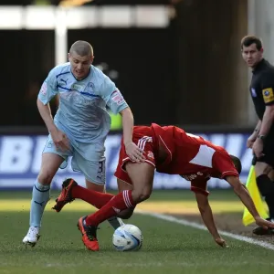 Coventry City vs Swindon Town: Dickinson vs Thompson Clash in Npower League One Coventry City vs Swindon Town: Dickinson vs Thompson Clash in Npower League One