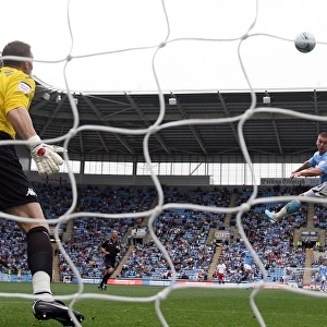 Freddy Eastwood Scores the Second Goal: Coventry City vs. Portsmouth in Npower Football League Championship (07-08-2010)