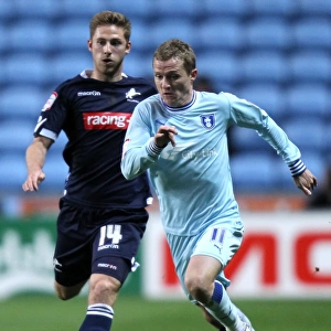 Gary McSheffrey Outmaneuvers James Henry: Coventry City vs Millwall (Npower Championship, 17-04-2012, Ricoh Arena)