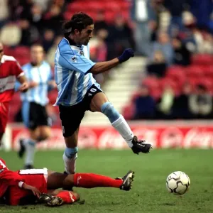 Intense Moment: Paul Ince vs Mustapha Hadji - Premier League Clash (30-12-2000) Intense Moment: Paul Ince vs Mustapha Hadji - Premier League Clash (30-12-2000)