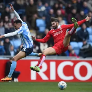 Jacob Murphy vs. Jordan Turnbull: A Tense Moment in Coventry City vs. Swindon Town (Sky Bet League One, 2015-16)