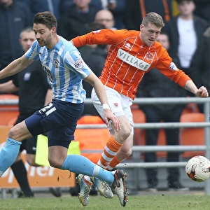 Sky Bet League One Collection: Sky Bet League One - Blackpool v Coventry City - Bloomfield Road