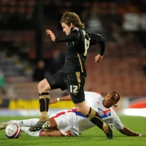 Neil Danns vs. Aron Gunnarsson: Intense Tackle in Coventry City vs. Crystal Palace Championship Match (07-04-2009) Neil Danns vs. Aron Gunnarsson: Intense Tackle in Coventry City vs. Crystal Palace Championship Match (07-04-2009)