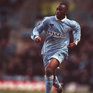 Peter Ndlovu in Action: Coventry City vs. West Ham United