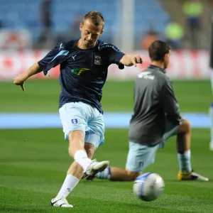 Sammy Clingan in Focus: Pre-Match Warm-Up at Ricoh Arena vs Blackpool (Npower Championship, 27-09-2011)