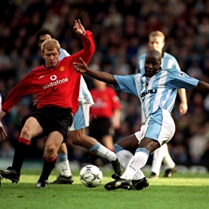FA Carling Premiership Photographic Print Collection: 04-11-2000 v Manchester United