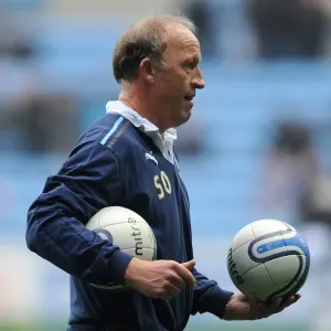 Steve Ogrizovic in Action: Coventry City vs. West Ham United (Npower Championship, 19-11-2011) Steve Ogrizovic in Action: Coventry City vs. West Ham United (Npower Championship, 19-11-2011)
