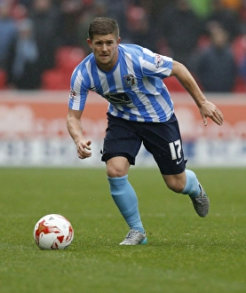 Images Dated 2015 October: Aaron Phillips in Action: Coventry City vs Swindon Town, Sky Bet League One