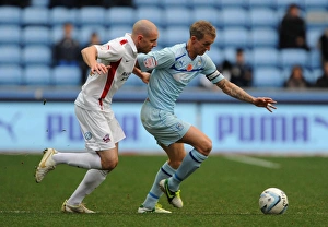Images Dated 2012 November: Battle for the Ball: Coventry City vs Scunthorpe United in Football League One