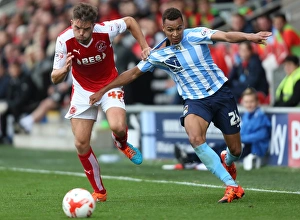 Images Dated 2015 October: Battle of the Wings: Davis vs Murphy at Highbury Stadium - Fleetwood Town vs Coventry City