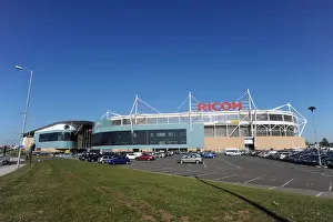Images Dated 15th October 2011: Championship Showdown at Ricoh Arena: Coventry City vs Nottingham Forest