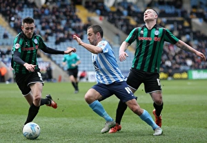 Images Dated 2016: Clash at the Ricoh: Joe Cole vs Matty Lund - Coventry City vs Rochdale, Sky Bet League One