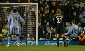 Images Dated 2005: Coca-Cola Football League Championship - Coventry City v Wigan Athletic - Highfield Road