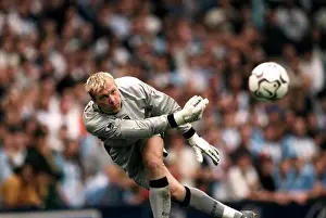 Images Dated 2000: Coventry City vs Leeds United: Magnus Hedman Rolls Out the Ball (09-09-2000)