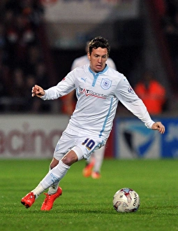 Images Dated 2014 September: Danny Swanson in Action: Coventry City vs Scunthorpe United