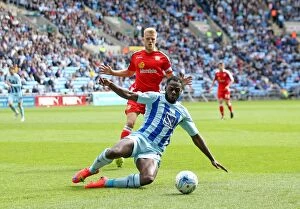 Images Dated 25th April 2015: Frank Nouble's Determined Performance: Coventry City vs Crewe Alexandra, Sky Bet League One