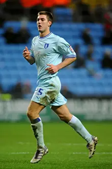 Images Dated 2011 December: Gary Gardner vs Hull City: Npower Championship Showdown at Ricoh Arena (10-12-2011)