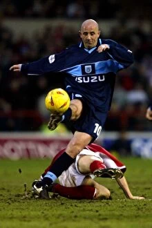 Images Dated 18th January 2003: Gary McAllister Evades David Prutton: Coventry City's Intense Clash at Nottingham Forest