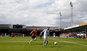 Images Dated 2015 July: Jim O'Brien in Action: Coventry City vs Luton Town Pre-Season Friendly at Kenilworth Road Stadium