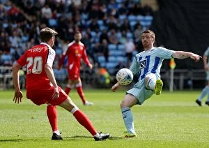 Images Dated 25th April 2015: John Fleck in Action: Coventry City vs Crewe Alexandra, Sky Bet League One, Ricoh Arena