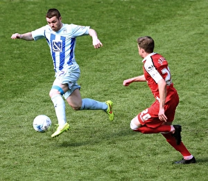 Images Dated 2015 April: John Fleck in Action: Coventry City vs Crewe Alexandra, Sky Bet League One, Ricoh Arena