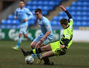 Images Dated 9th February 2013: John Fleck vs. Kevin Dawson: Npower Football League One Clash at Ricoh Arena