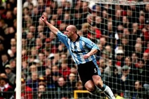 14-04-2001 v Manchester United Collection: John Hartson's Stunner: Coventry City's Historic Goal Against Manchester United (April 14, 2001)