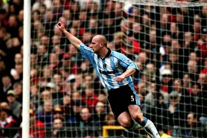 Images Dated 2001: John Hartson's Stunner: Coventry City's Historic Goal Against Manchester United (April 14)