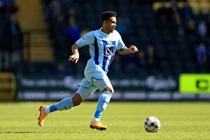 Images Dated 6th April 2015: Jordan Willis in Action: Coventry City vs Notts County - Sky Bet League One