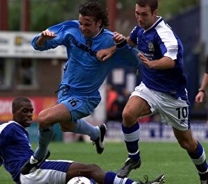 Images Dated 11th August 2001: Keith O'Neill: Coventry City's New Signing Dodges Challenges Against Stockport County (11-08-2001)