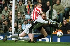 Images Dated 16th April 2001: Kirkland's Spectacular Save Denies Quinn: Coventry City vs Sunderland (16-04-2001)