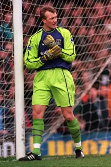 History Prints: Magnus Hedman vs Arsenal: Coventry City Football Club in FA Carling Premiership Action
