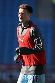 Images Dated 2012 February: Oliver Norwood in Action: Coventry City vs Barnsley
