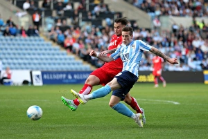 Images Dated 2015 September: Ryan Kent's Strike: Coventry City vs Chesterfield in Sky Bet League One at Ricoh Arena