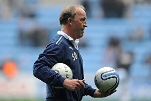Images Dated 19th November 2011: Steve Ogrizovic in Action: Coventry City vs. West Ham United (Npower Championship, 19-11-2011)